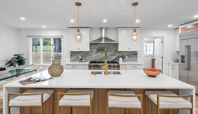 Private 8-bedroom Villa by NYC train