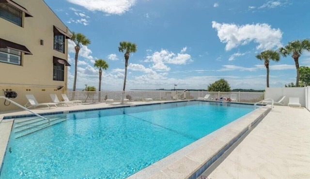 Private Beach, Fishing Dock & Heated Pool Paradise