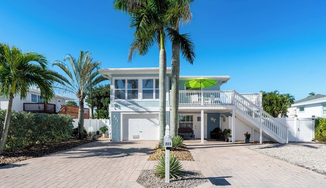☀️Private Pool | Steps to Beach | Great Outdoor Spaces | Blue Pearl Manor☀️