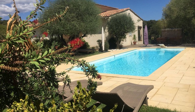 Private villa and large pool 08 mn from Porto Vecchio and marvellous beaches