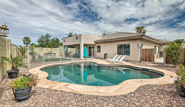 Putting Green + Game Room: Goodyear Oasis