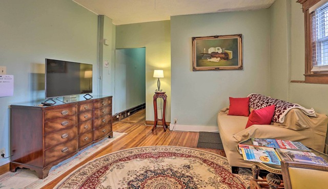 Quaint Apartment - Walk to Town & Train!