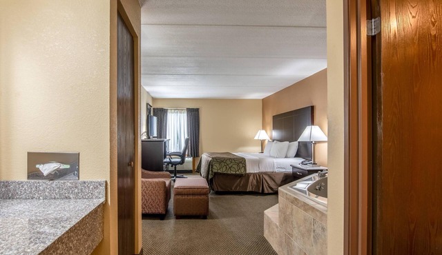 Quality Inn Tully I-81