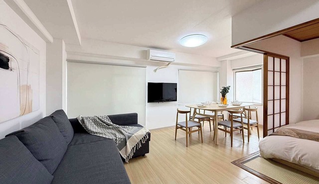 Quiet 3BR Near Downtown Kitchen & Dining Equipped