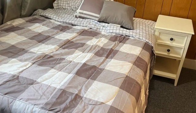 Quiet and cozy apartment with AC in charming Warren