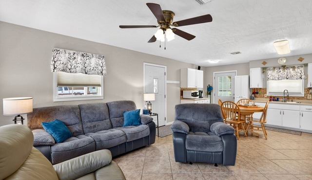 Quiet Getaway Near Ft. Myers Relax & Unwind
