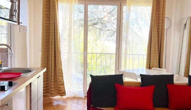 Raymond Poincare Charmants appartements