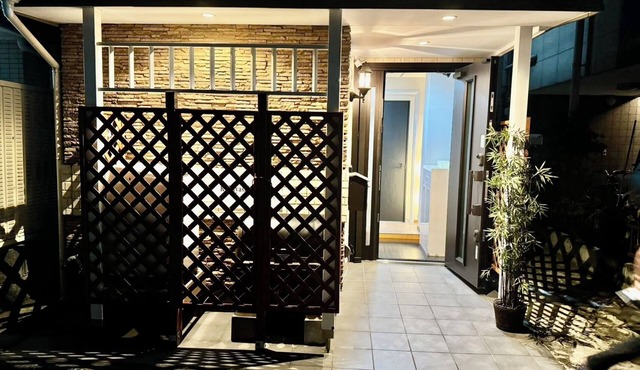 Recommended for 1 ~ 4 persons! Japanese traditional tatami room/free wifi/amenities available/7 min walk to the station!