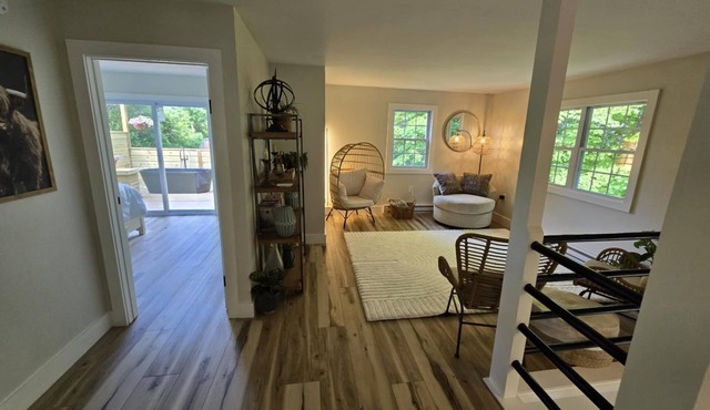 Relax with family or friends at this quiet & clean country 3 bedroom home