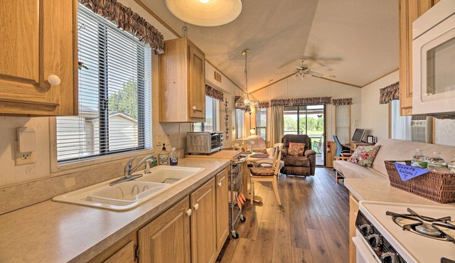 Relaxing Abode in Show Low: Quiet, 55 + Community!