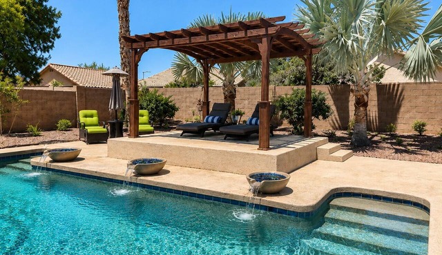 Relaxing Desert Retreat w/Pool in North Phoenix