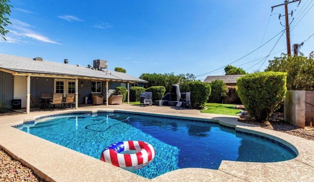 Relaxing Old Town Scottsdale Getaway - Heated Pool & Putting Green