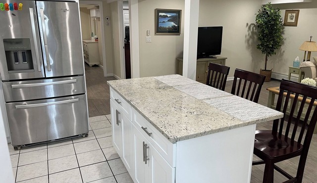 RENT NOW FOR AUGUST BEACHSIDE RETREAT 2 BD APT , PRIVATE PATIO