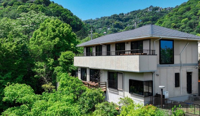 Rental villa with tree terrace and natural hot springs with ocean views in all rooms/Atami Shizuoka