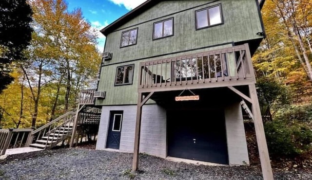 Retreat to Jackson's Ridge and enjoy the Poconos!