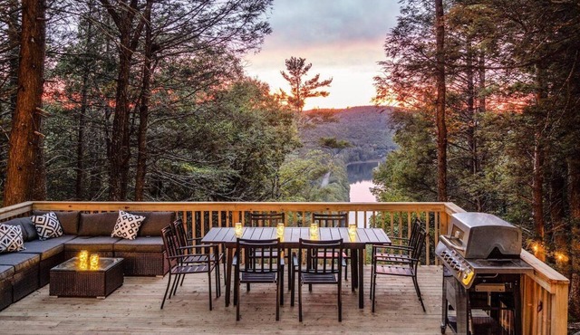 Rivers Ledge Cabin with Sauna and Hot Tub
