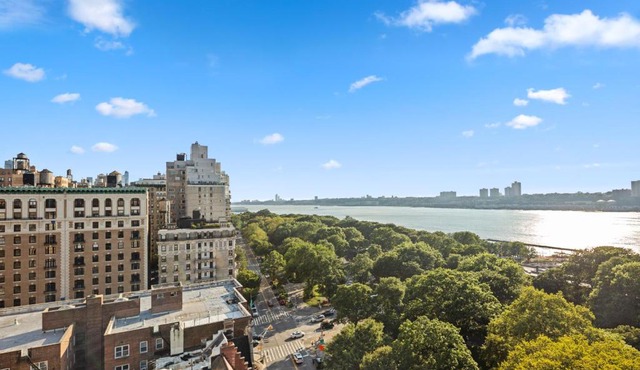 Riverside Tower Hotel