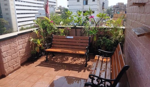 Rooftop Rendezvous - Artsy Terrace Garden Retreat