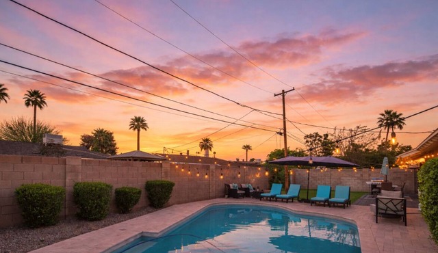 Scottsdale Poolside Paradise - Game Room & Putting Green!