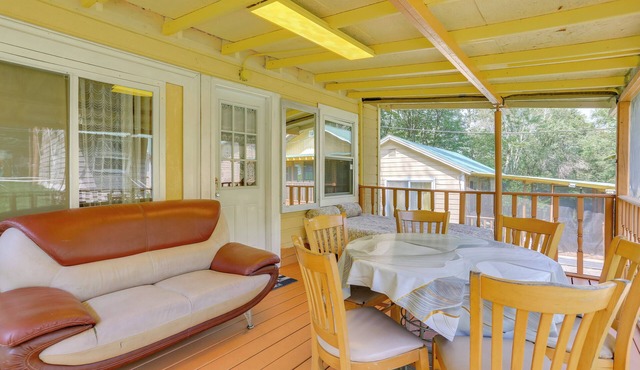 Screened Porch + Fire Pit: Cabin Near Bethel Woods