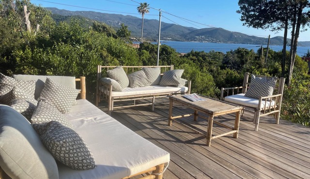 SEASIDE VILLA (200 meters from the beach) WITH SWIMMING POOL 10X4