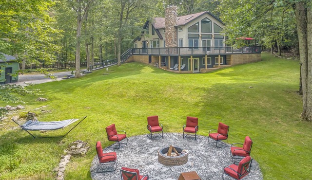 Secluded House by the Creek in charming Cresco