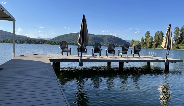 Secluded Waterfront House on Pend Oreille