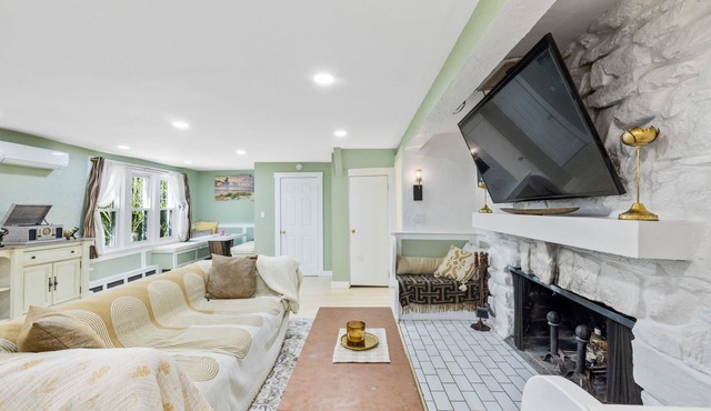 Serene Village Oasis, Ideal Monthly Stay Pleasantville, Westchester Close to all