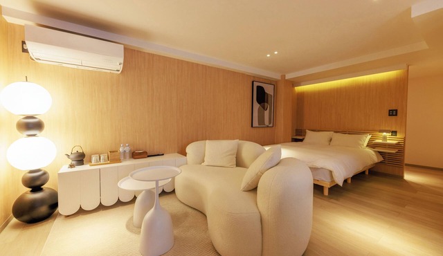 Several well-known attractions are located nearby, and free WiFi is provided throughout the hotel.