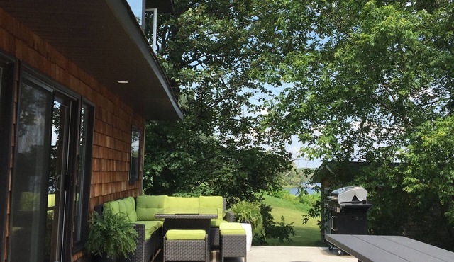 Sharbot Lake Waterfront Loft