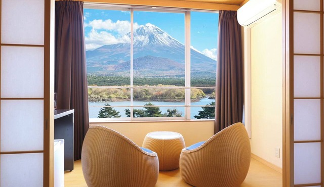 Shoji Mount Hotel