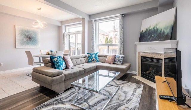 Simply Comfort. Family 3BR 2.5Bath Townhome. Hot Tub, BBQ, Gym