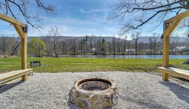 'Slate Drake Cabin' on Penns Creek w/Deck & BBQ
