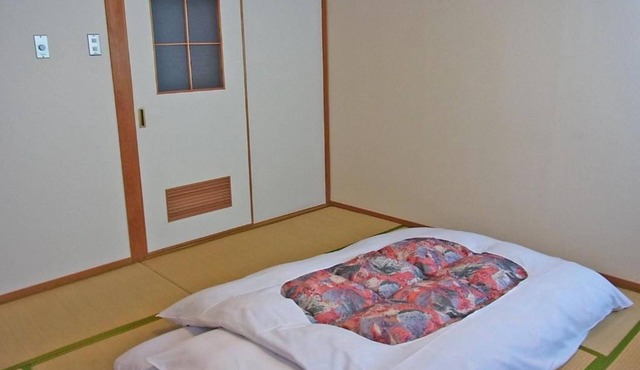 Smoking Japanese style room 6 tatami mats Witho/Ozu Ehime