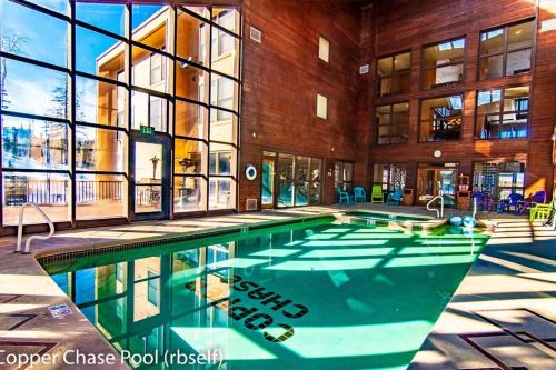 South Penthouse Pool-Spa Ski-in out Gym, Sauna, Laundry, BBQ