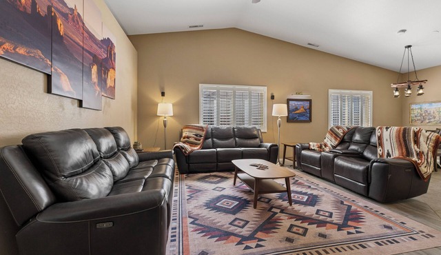 Southwest Serenity in PV - Stylish 3BD 2 BA - Dog Friendly