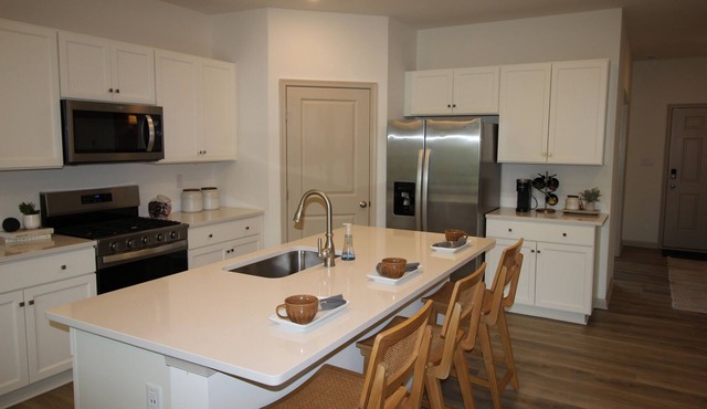 Spacious 4-bedroom house in Mechanicsburg with AC; close to Harrisburg & Hershey
