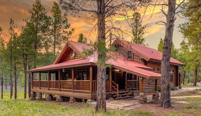 Spacious Cabin!! Family Retreat!!- Bearizona/ Route 66/ Grand Canyon/ Snowbowl