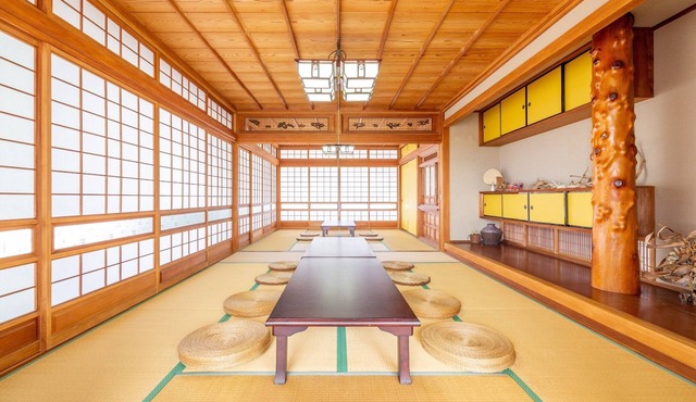 spacious Charter up to 15 people Oriental Villa/Ishigaki Okinawa