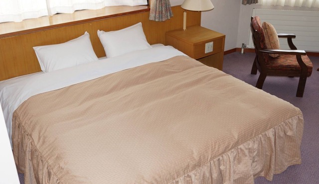 Spacious double bed room 2 meals included / Chino Nagano