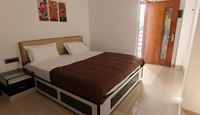 Spacious Garden Facing 2 BHK in Sanpada 5 mins from DY Patil Stadium