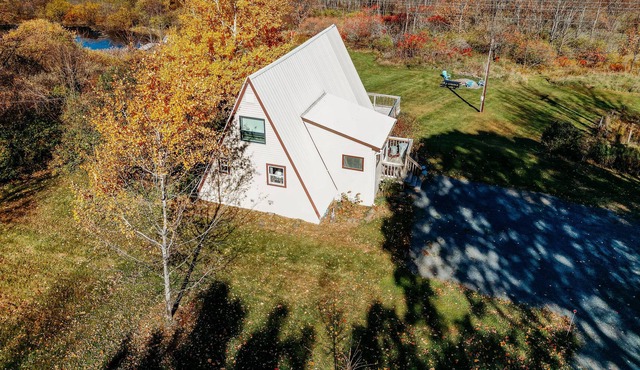 Spacious Modern A-Frame w/Private Pond, Expansive Outdoors / Skiing / hiking!