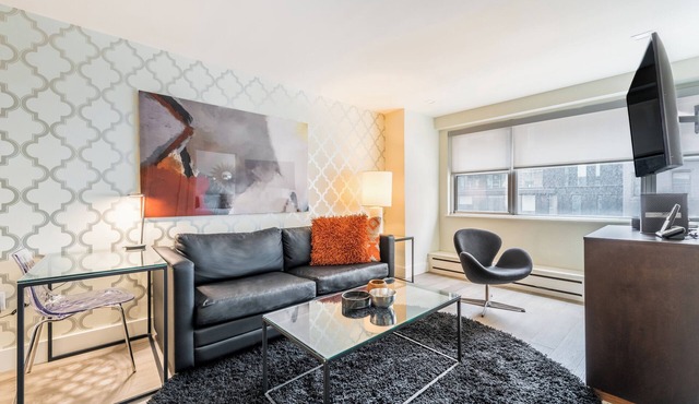 Spacious One Bedroom in Central Downtown Location