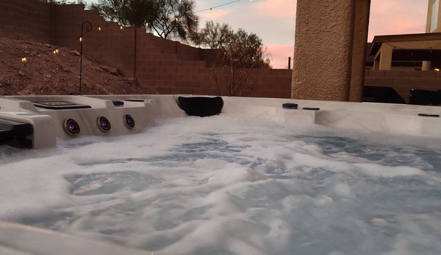 Spacious Stargazing Sleeps 10 Secret Gem 4BD3BA HotTub, Treadmill, Keyless Entry