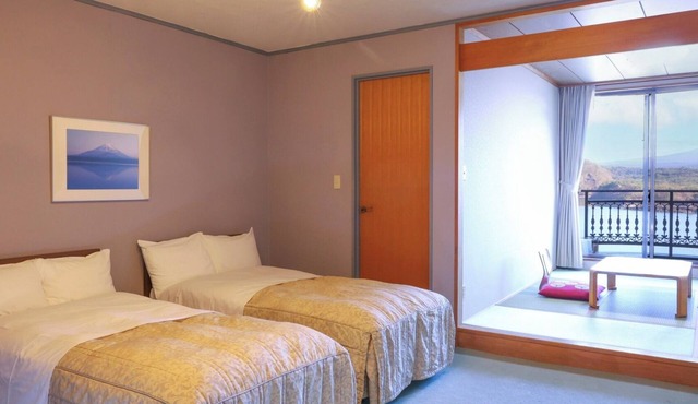 Special JapaneseWestern small roompanoramic view of Mt Fuji Lake Shoji/Minamitsurugun Yamanashi