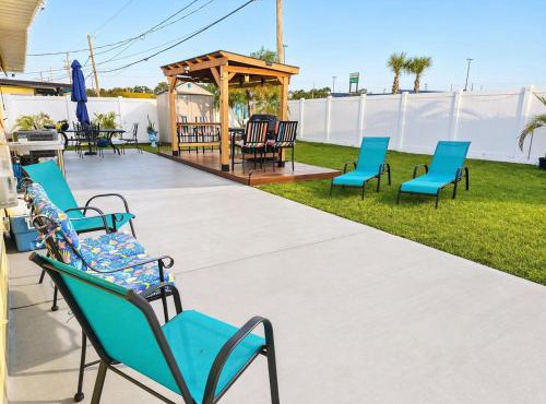 St Pete 3BR Home Sleeps 6 Huge Private Backyard BBQ Gazebo 15 Min to Beach
