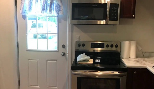Stamford CT Guest Suite. Spacious, private home for visiting family & friends