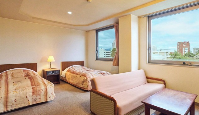 Standardroom without meals Deluxe twin on the Fukui castle ruins side/Fukui Fukui