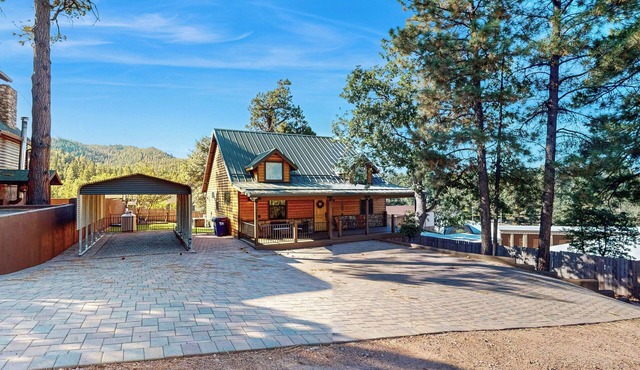 Strawberry Cabin w/Hot Tub Near Gila Nat'l Forest