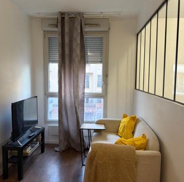 Studio Cosy & Moderne Métro 11 Paris à 10min